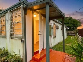 3003 NW 45th St in Miami, FL - Building Photo