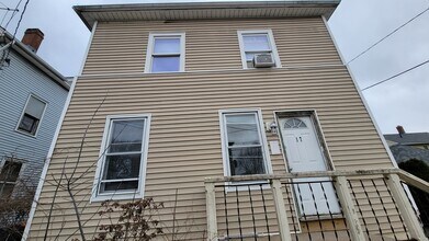 17 N Spring St in Meriden, CT - Building Photo - Building Photo