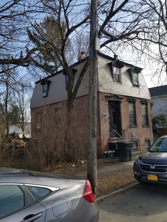 724 3rd Ave Rentals in Watervliet, NY