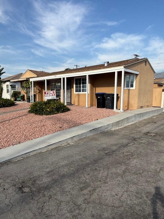 410 N Glenwood Plz in Burbank, CA - Foto de edificio