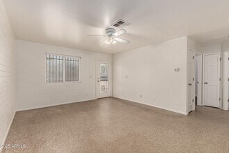 1402 W Becker Ln in Phoenix, AZ - Building Photo - Building Photo