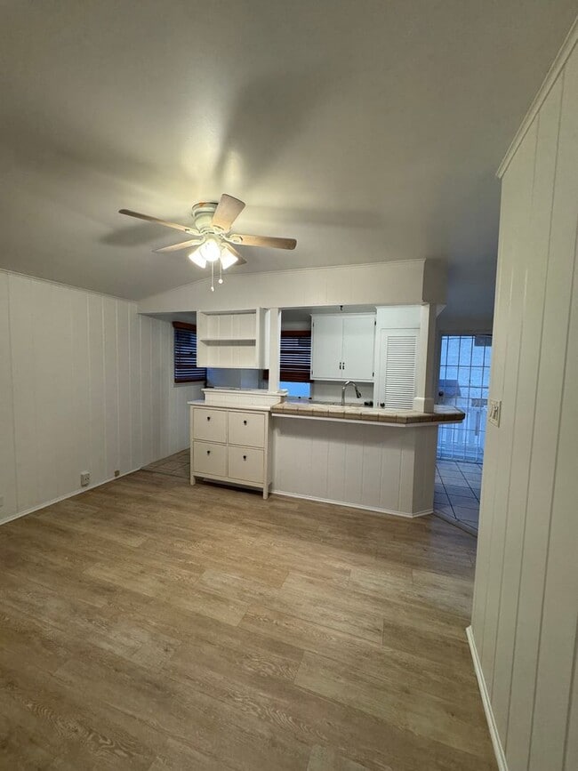 422 W Franklin Ave in El Segundo, CA - Building Photo - Building Photo