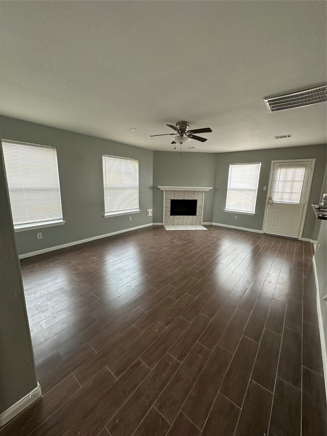 4043 Hawthorn Glen Ct in Fresno, TX - Foto de edificio - Building Photo