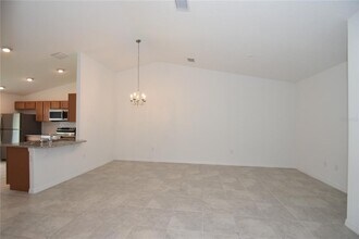 30 Slumber Path in Palm Coast, FL - Building Photo - Building Photo