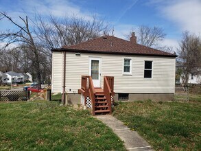 1 Lamar Dr in Jennings, MO - Foto de edificio - Building Photo