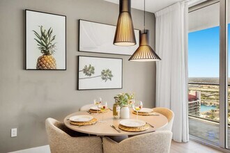 4010 S Ocean Dr in Hollywood, FL - Building Photo - Building Photo