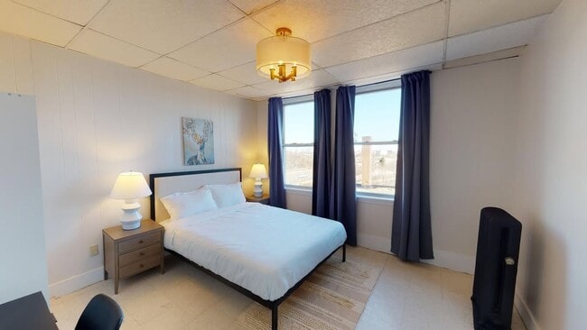 7 Linden St, Unit room