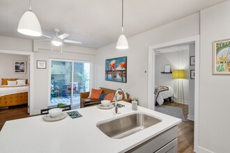 Noble 2500 in Austin, TX - Foto de edificio - Building Photo