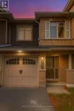 134 Mancini Way in Ottawa, ON - Building Photo - Building Photo
