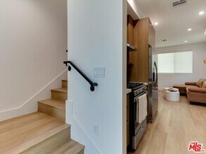 2815 Redondo Blvd in Los Angeles, CA - Building Photo - Building Photo
