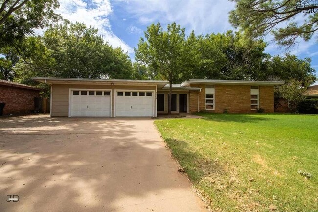 4304 Wynnwood Dr in Wichita Falls, TX - Building Photo - Building Photo