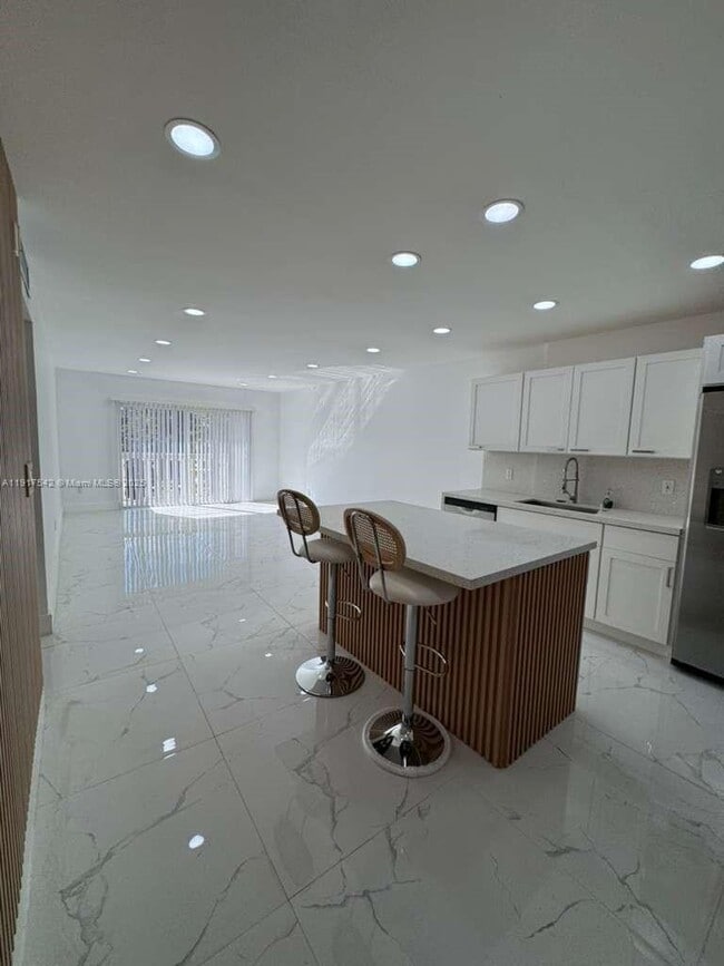 15201 NE 6th Ave in Miami, FL - Building Photo - Building Photo