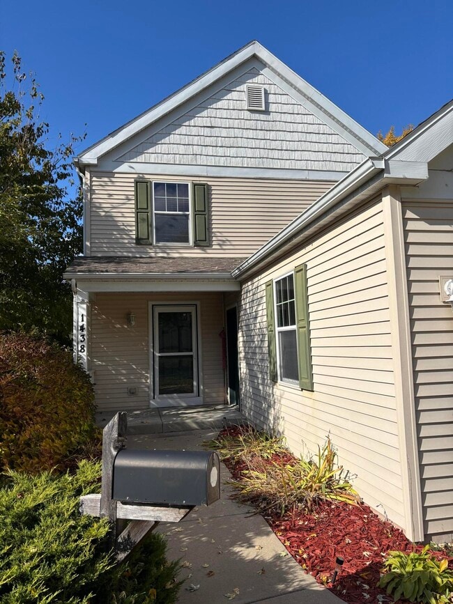 1438 Cleveland Ave in Waukesha, WI - Building Photo - Building Photo