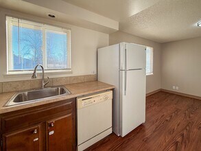 2535-2537 Wilark Dr NW in Salem, OR - Building Photo - Building Photo