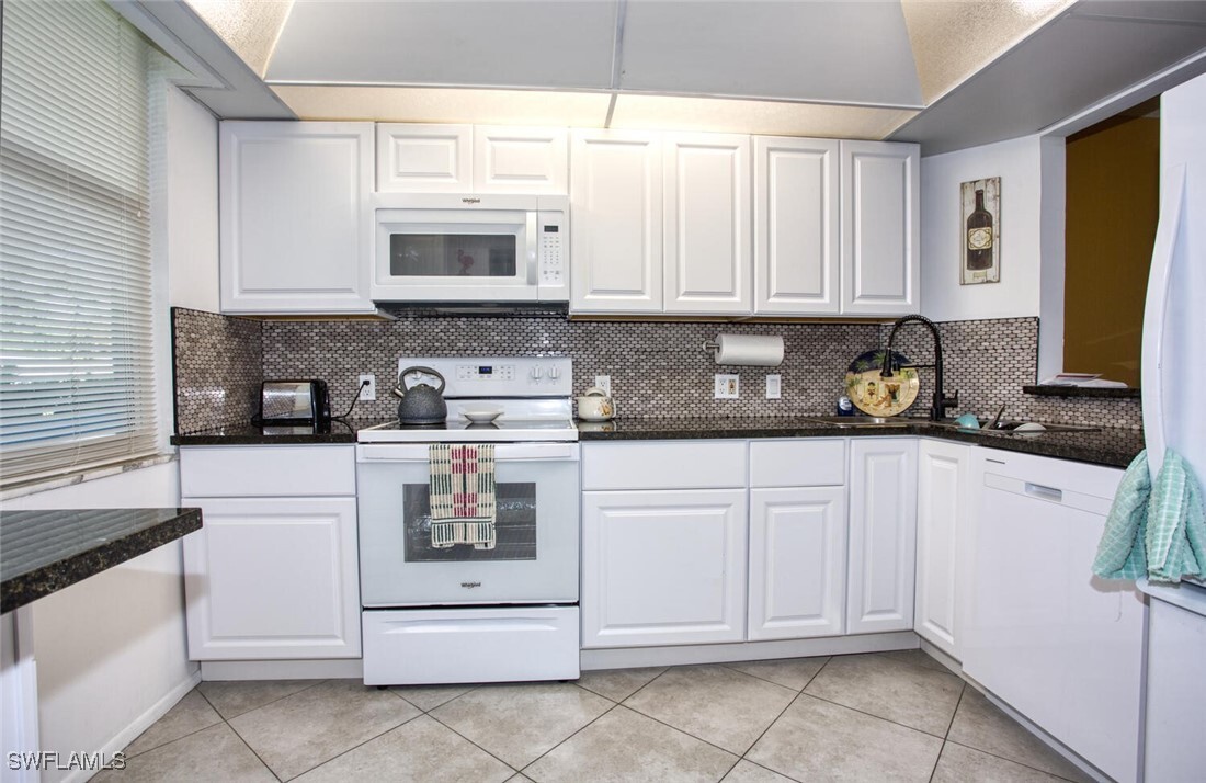 5959 Winkler Rd in Ft. Myers, FL - Foto de edificio