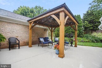 1354 MacBeth St in McLean, VA - Building Photo - Building Photo