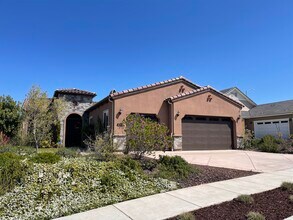 5878 Lady Bells Dr in Santa Maria, CA - Building Photo - Building Photo