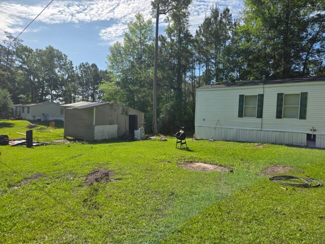 1498 Robinson Rd in Silsbee, TX - Building Photo - Building Photo
