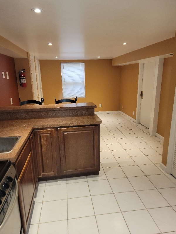 property at 2712 Urbana Dr