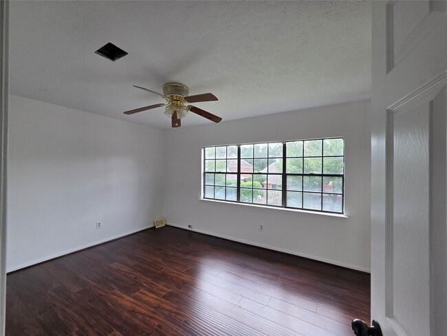property at 2827 Lake Colony Dr
