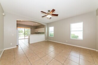 11126 Battery Park Pl in Bradenton, FL - Foto de edificio - Building Photo