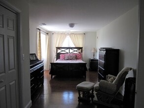 120 Wyllis Ave, Unit 319 in Everett, MA - Building Photo - Building Photo