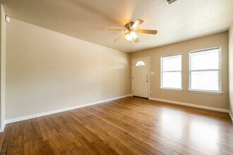 4805 Evans Ave-Unit -A in Austin, TX - Building Photo - Building Photo