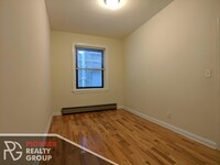 634 W Barry Ave, Unit 104 in Chicago, IL - Building Photo - Building Photo