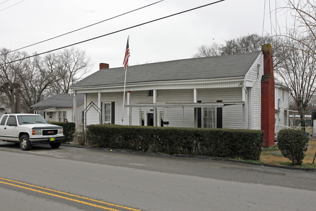 310 Cedar St in Lebanon, TN - Building Photo