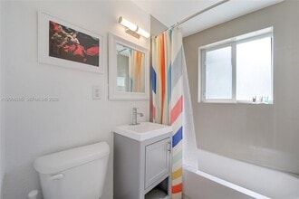9850 E Bay Harbor Dr in Bay Harbor Islands, FL - Building Photo - Building Photo