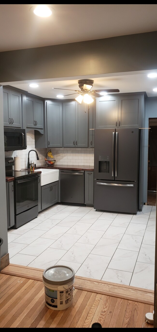 195 E 2nd St, Unit 101