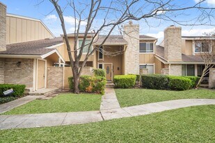 2313 Crescent Park Dr in Houston, TX - Building Photo