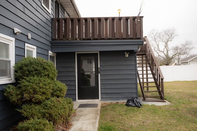 104 Williams Ave, Unit 3 in Amityville, NY - Foto de edificio - Building Photo