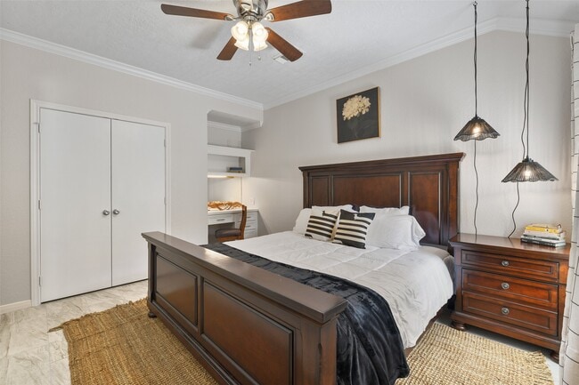 property at 416 Live Oak Ln