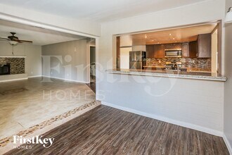 8427 N 47th Dr in Glendale, AZ - Foto de edificio - Building Photo