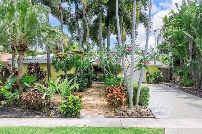 1728 NE 39th St in Oakland Park, FL - Foto de edificio - Building Photo