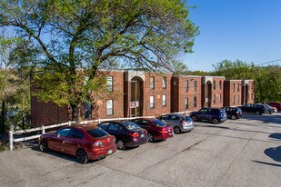 Pine View Apartments in Pittsburgh, PA - Building Photo