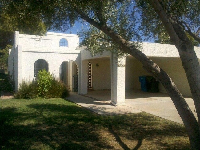 property at 1002 E Cheryl Dr