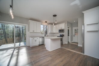 44 Sherwood Vlg Ct in Brevard, NC - Building Photo - Building Photo