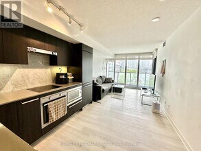 70-670 Queens Wharf Rd in Toronto, ON - Building Photo - Building Photo