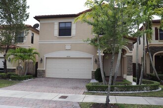 10032 NW 87th Terrace in Doral, FL - Building Photo - Building Photo