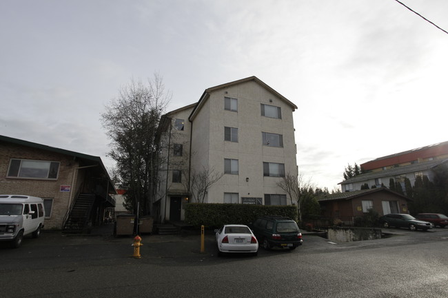 Northlake Apartments in Seattle, WA - Building Photo - Building Photo