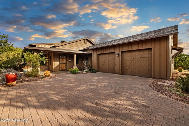 property at 5653 W Johnny Mullins Dr