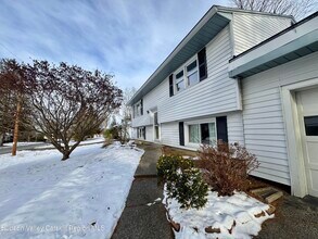 18 Cherry Hill Rd in New Paltz, NY - Building Photo - Building Photo