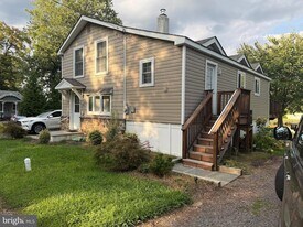603 Haunted Ln in Bensalem, PA - Building Photo