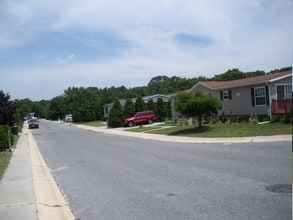 Little Flowers Estates in Vineland, NJ - Foto de edificio - Building Photo