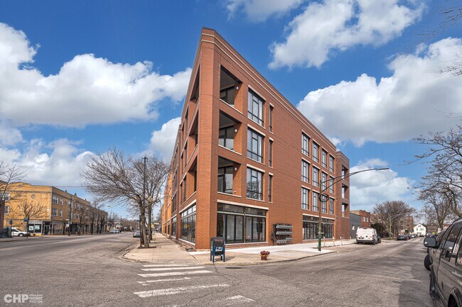 property at 3114 N Ridgeway Ave