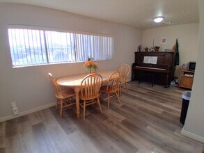 243 E 400 N in Provo, UT - Foto de edificio - Building Photo