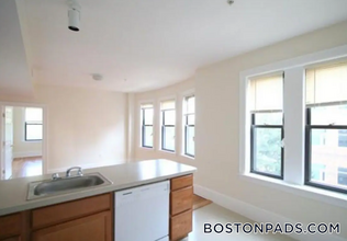 881 Massachusetts Ave in Cambridge, MA - Building Photo - Building Photo