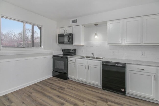 4240 Norman Dr SE, Unit 2